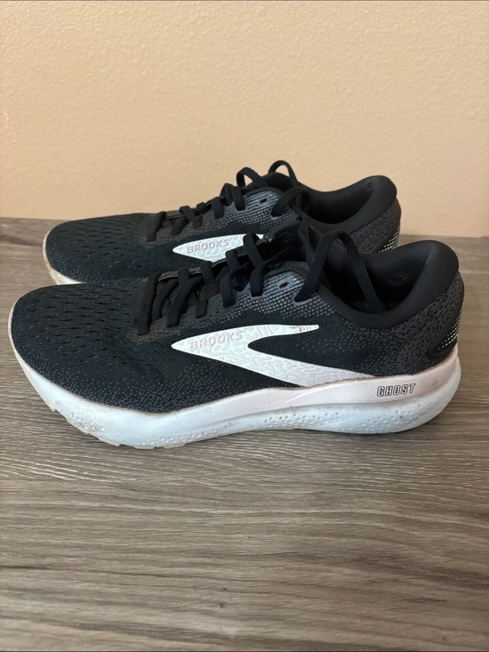 Brooks Shoes - Brooks Ghost 16 Running Shoes — Black & White with a touch of pink